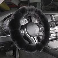 Minkšta pūkuota automobilio vairo apdangalas Pliušinė žieminė šildanti vairo rankenos apdangalas Neslystantis vairo apsaugas Automobilio vairas juoda