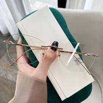 Ultra-light metal cool rimless glasses for women can be paired with prescription frameless frames and high-intelligence, fair-skinning, myopia glasses gray