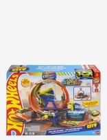 Hot Wheels - City Mega Loop Car Wash Playset & 1 Color Shifters Vehicle In 1:64 Scale - Lenktynių trasos - Marga / raštuota