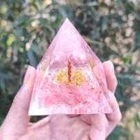 Magic Orgonite Pyramid Ametist Crystal Sphere with Blue Quartz Natural Crystal Stone Orgone Energy Healing Reiki Meditation Tool Namų dekoro dovanos None white