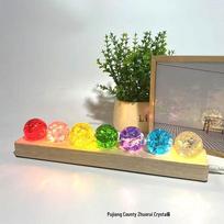 Septynių spalvų įtrūkto stiklo karoliukų krištolinė sfera - Šviečiantis ornamentas stalo dekoravimui ir dovanai 4cm Ball with Base and Packaging black