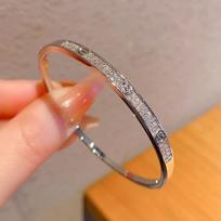 Sparkling Zircon Bracelet, Versatile, Micro-inlaid, High-end, Light Luxury Style Bracelet for Women 21CM brown