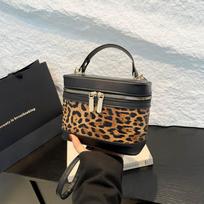 New Korean high-end cylinder bucket bag splicing contrasting color messenger bag women's ins versatile shoulder bag gray