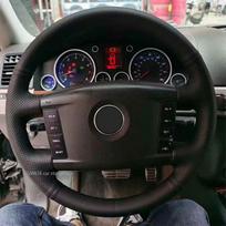 For Volswagen Touareg 2006 Old Style Customized Car Steering Wheel Cover Hand Suture Black Openwork Leather Very Comfortable Black Leather gray