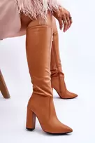 Boto Camel spalvos elegantiški ilgaauliai ant kulno