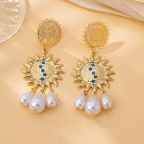 A Pair of Unique Ethnic-style Vintage Gold Coin Sunflower Teardrop Pearl Tassel Earrings for Women beige