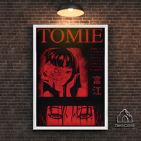 Plakatas „Tomie“ – A1 (59 × 84 cm), su baltu rėmeliu ir tvirtinimu