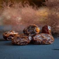 Ekologiškos Medjool datulės su kauliukais (šviežios) : svoris - 1 kg