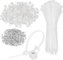 QUARKZMAN 240 vnt. 5x150 mm plastikiniai kabelio raišteliai su 22,3x14x19 mm M5 skylės plastikiniais kabelio raištelių laikikliais, tvirtinamais varžtais M5x16 mm, skirti kabeliams tvirtinti ir tvarkyti namuose bei biure, balti