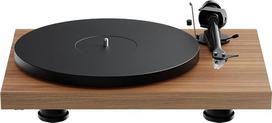„Pro-Ject Debut EVO 2 Carbon“ patefonas su tonarmu iš anglies pluošto – riešutmedžio spalvos