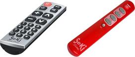 „SeKi Easy Plus“ mokomasis universalus nuotolinio valdymo pultas, sidabrinės/juodos spalvos, ir plonas raudonas mokomasis universalus nuotolinio valdymo pultas su dideliais mygtukais – skirtas vyresnio amžiaus žmonėms ir vaikams