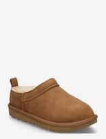 UGG - T Classic Micro - Šlepetės ir batai kambariams - Ruda