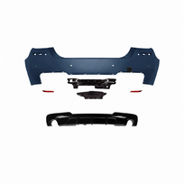 BMW F10 galinis bamperis M-Sport (10-17) su juodu blizgiu difuzoriumi 1x1, su PDC
