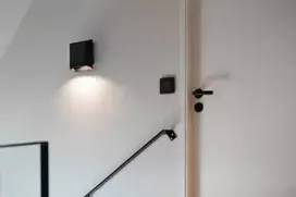 Solar Plus Priekinis dekoras Pixo S Wave juodas. Skirta tiems, kurie nori lengvai pakeisti savo Pixo šviestuvo išvaizdą. Matmenys 185x178x66 mm