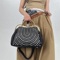 Temperament Lady Diamond Jewelry Tote Bag Dinner Elegant And Shiny Personality Shoulder Bag Standard beige