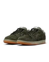HJ0367-301 Nike SB Dunk Low Pro B Sequoia and Light Army (Men's) 9.5 black