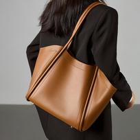 Women's Large Capacity Genuine Cowhide Leather Tote Bag Trendy Versatile Commuting Shoulder Bag 31x9x26cm brown