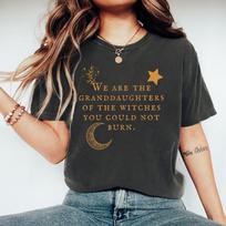 Mes esame raganų, kurių negalėjote sudeginti, anūkės T-shirt Salem raganų T-shirts Unisex T-shirts Vintage Helovino viršus S tamsiai pilka spalva