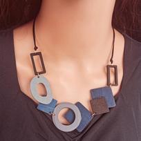 Women Statement Bib Necklace Vintage Geometric Wooden Necklaces Pendants Lady Neck Decoration New Fashion Jewelry Gifts beige
