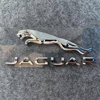 Car Front Hood Emblem Rear Trunk Badge Sticker Rear Trunk Decoration for Jaguar XE XF XJ F-Pace F-Type X-Type S-Type ZZ26