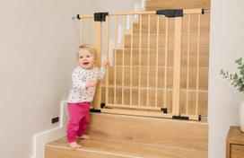 Safety gate for stairs and doors, safety barrier, light wood, 75-82cm