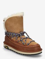 UGG - W Classic Tread Boot - Žieminiai batai - Ruda