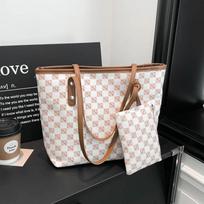 Casual personalized tote bag Winter trend women's niche shoulder bag Texture simple and fashionable new bag black