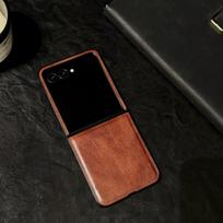 Retro odinis telefono dėklas Motolora Moto Razr + 2026 2025 Razr 70 Ultra 60 50 Matinis kietas apsauginis dangtelis for Razr 70 ruda