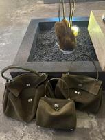 2025 New Soft Suede Tote Bag Large Capacity Frosted Cowhide Lock Bag Women's Crossbody Shoulder Bag 29-10-20cm gray