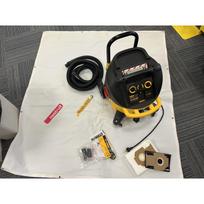 EKSPOZICINIS DWV905H DeWALT drėgno ir sauso valymo H klasės pramoninis dulkių siurblys 38L