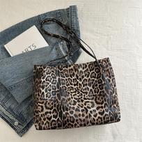 Retro leopard print large capacity 2025 new tote bag simple fashion handbag fashionable shoulder bag black