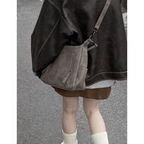 Bags women's, new trendy fashion retro tote bags niche large-capacity portable commuter bags