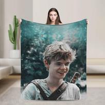The Maze Runner Blankets Newt X Thomas Picnic Flannel Bedding Throws For Home Decor Super Warm Custom DIY Quality Bedspread Gift Size: 75*100cm, Weight: 230 GSM