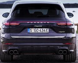 Porsche Cayenne III 2017+ CHROMUOTA bagažinės apdailos juosta