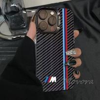 iPhone 17 16e 16 15 14 13 12 11 Pro Max X XR XSMAX 8 7 Air Plus For BMW-M Logotipo Telefono dėklas Anglies pluošto tekstūros Dangtelio lipdukas djsc34 6a iPhone 14 Pro juoda