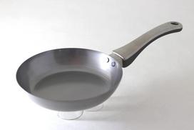 [Fujita Metal x Kinki University] Iron Frying Pan 'F.' 20cm  26cm Set  Cooking Frying Pan Cooking Gift Boxed Made in Japan Morning Bento