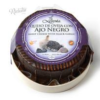 „LA LEYENDA“ avių pieno sūris su juoduoju česnaku, 390 g