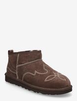 UGG - M Classic Ultra Mini Western - Žieminiai batai - Ruda