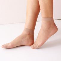Moteriškos vasarinės plonos permatomos šilkinės kojinės nuo užkabinimų One Size beige