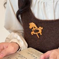 Alpaca Wooden Brooch Horse Pony Brooch Retro Animal Sweater Pin  Gift Style 1 gray