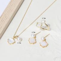 Factory direct selling shell fresh water pearl suit women natural color Mantou pearl necklace ring earrings three piece set beige
