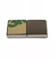 Neodiminis magnetas 10x10x2 N38 su 3m lipnia juosta
