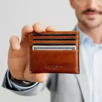 Berliner Bags Premium odinė kreditinių kortelių dėklas su rfid apsauga ir dovanų dėžute, plonas, mažas, Cognac Dark Brown, Classic