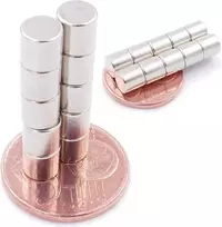 Brudazon 10 mini diskiniai magnetai 6 x 6 mm N52 stipriausio lygio neodimio magnetai itin stiprūs magnetai modelių gamybai, nuotraukoms, lentoms, skelbimų lentoms, šaldytuvams, rankdarbiams, ypač stiprūs magnetiniai diskai