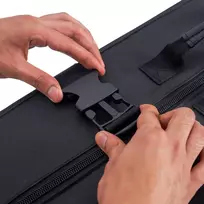 Master Massage transportavimo krepšys mobiliesiems masažo stalams su 5 priekinėmis kišenėmis ir dirželiu per petį (be ratukų)