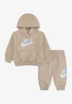 Nike Sportswear Treningas 'CLUB' smėlio spalva / šviesiai mėlyna / rožių spalva / balta
