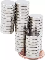 Brudazon 30 mini diskiniai magnetai 10 x 2 mm n52 stipriausio lygio neodimio magnetai itin stiprūs magnetai modelių gamybai, nuotraukoms, lentoms, skelbimų lentoms, šaldytuvams, rankdarbiams, itin stiprūs magnetiniai diskai