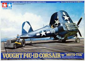 Tamiya 1/48 Šedevrų lėktuvų serija Nr. 85 JAV. Tamsiai mėlynas Vought F4U-1D Corsair Mototug Traukimo Rinkinys Plastikinis Modelis 61085 white
