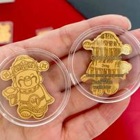 999 Pure Gold Wealth-Attracting Mobile Sticker: God of Wealth Gourd, Prosperity Charm, and Peace Amulet. Mobile Sticker + Acrylic (2mg Gold) brown