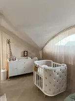 Lova-transformeris „Boho“ su judančia siena, balta/lininis velūras